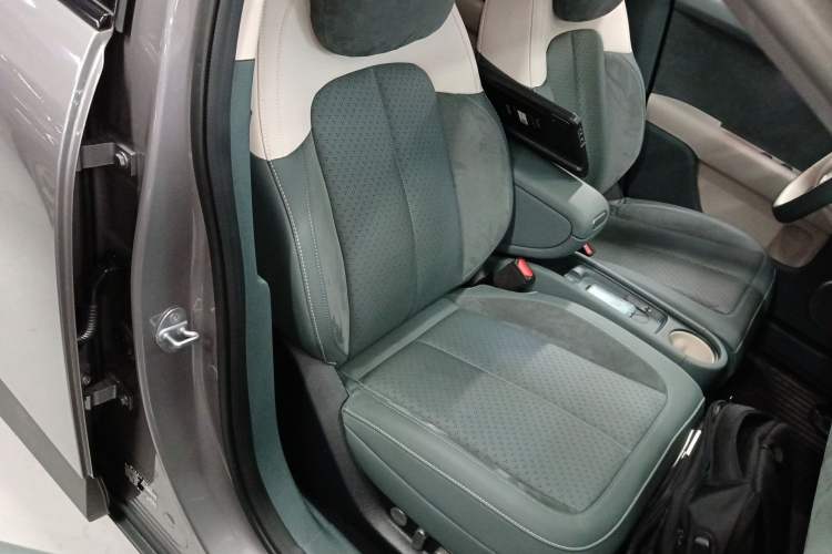 Used firefly 2025 Illuminated Edition
