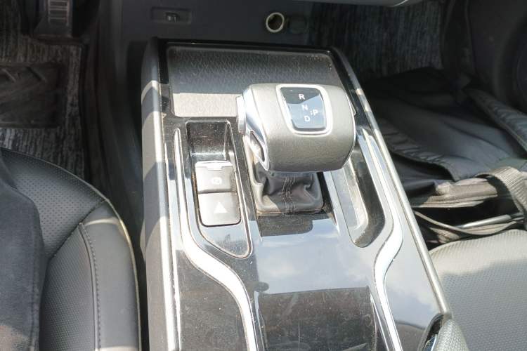 Used Hongqi E-QM5 2022 431 km Charge & Enjoy Edition
