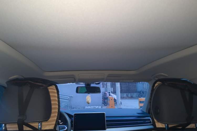 Used Volkswagen Tiguan L 2025 Model, Outstanding Version, 300TSI Automatic Two-Wheel Drive Longteng Edition
