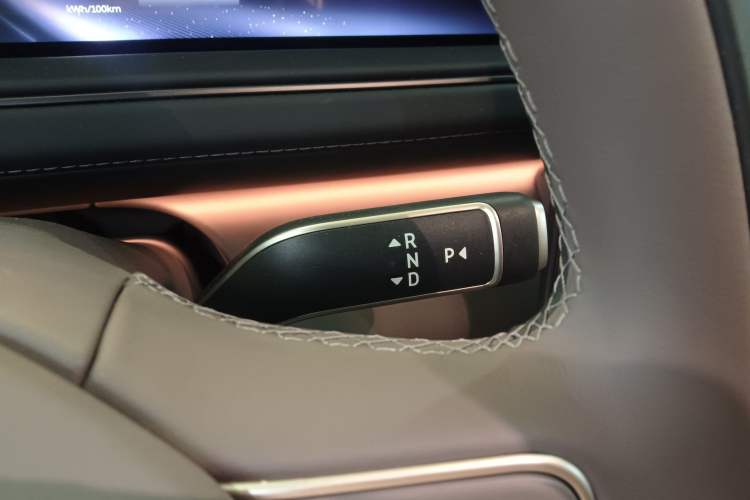 Used Nio ES8 2026 Model 6-seat Executive Signature Edition Gear Lever