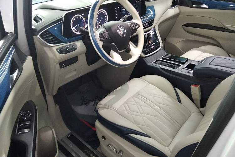 Used Buick GL8 2022 ES Landtrek 653T Comfort Edition