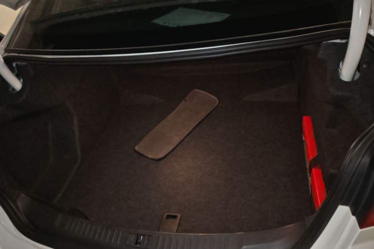 Used Chevrolet Malibu 2014 1.6T Automatic Comfort Edition Trunk