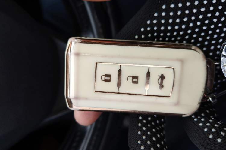 Used Mitsubishi Outlander 2013 2.4L Four-Wheel Drive Luxury Navigation Version 7 Seats