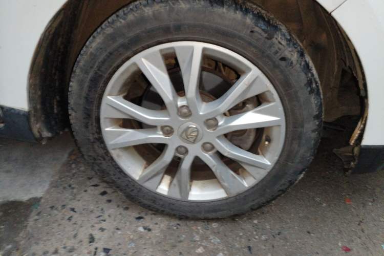 Used Baojun 730 2014 1.5L manual Comfort ESP version 7 seats