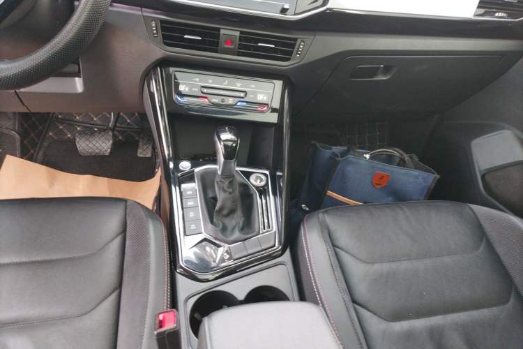 Used Volkswagen Tayron 2020 330TSI Two-Wheel Drive Luxury Smart Connectivity Version