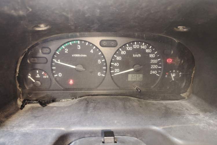 Used Ford Classic Transit 2013 2.8T Diesel Ice White Logistics Vehicle Long Wheelbase Mid-Roof Design – JX493ZLQ4