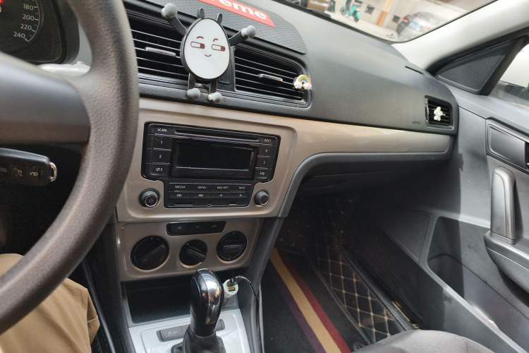 Used Volkswagen Lavida 2015 1.6L Automatic Fashion Edition
