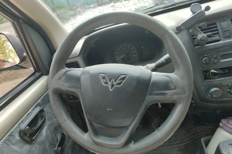Used Wuling Rongguang 2015 1.2L S Base Model CNG Steering Wheel