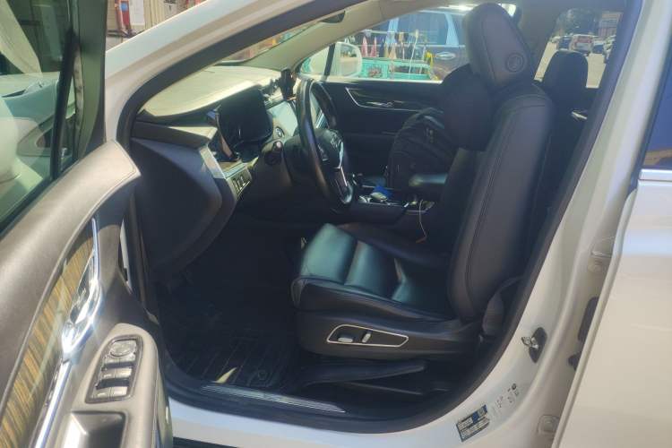 Used Cadillac XT5 2018 25T Luxury Model