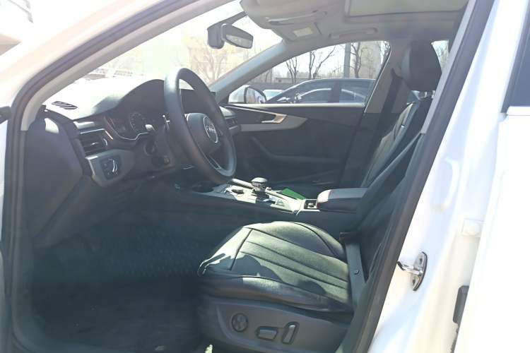 Used Audi A4L 2019 40 TFSI Ambition Version China V