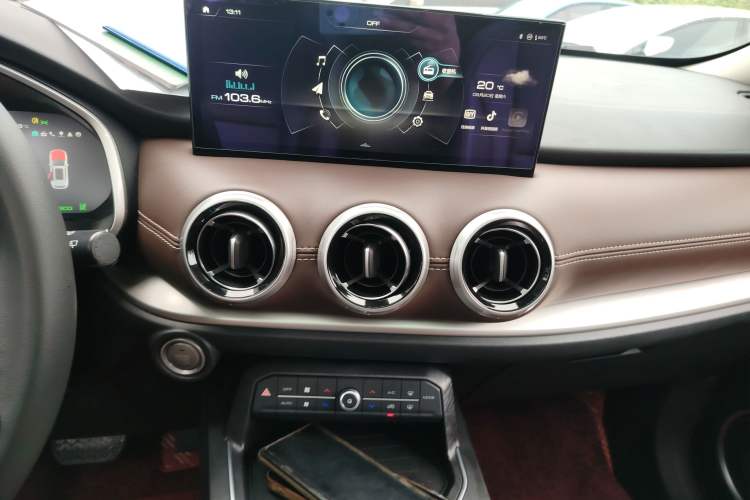 Used Wey VV6 2020 2.0T Two-Wheel Drive Smart Protection+