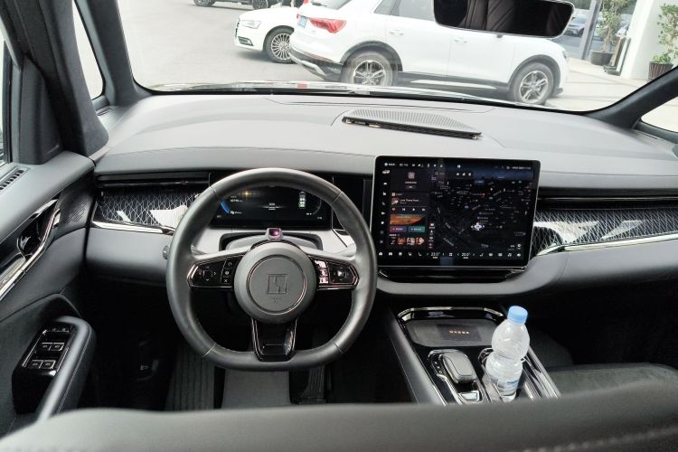 Used Zeekr 009 2022 WE Edition Center Console