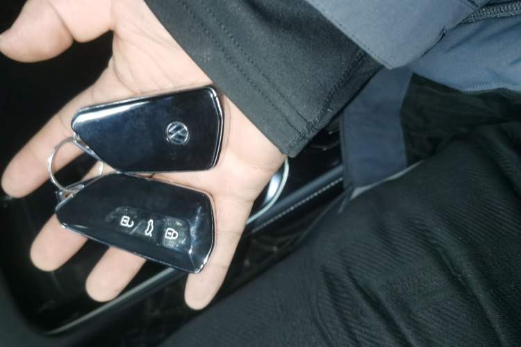 Used Volkswagen ID.4 CROZZ 2021 Long-Range Lite PRO Two-Wheel Drive Version
