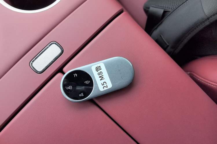 Used Hima AITO M8 2025 Extended-Range Ultra Version 53.4 kWh 5-Seater Edition
