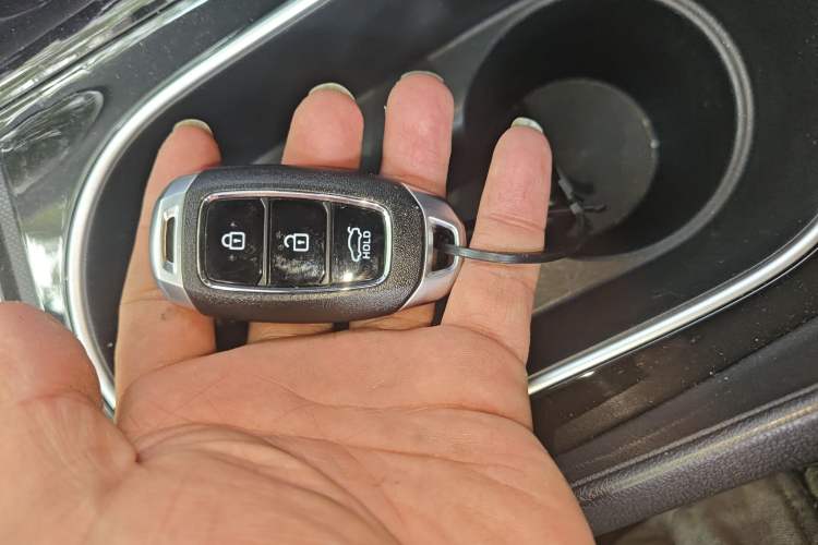 Used Hyundai Elantra 2022 1.5L CVT 20th Anniversary Edition
