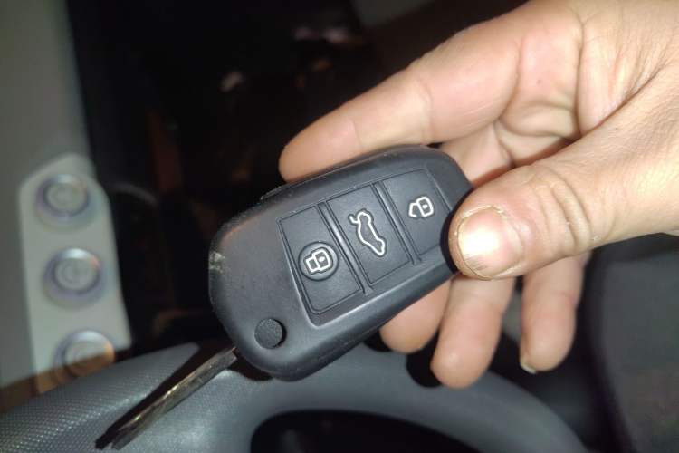 Used Chery QQ Ice Cream 2022 170km Sundae Phosphate Lithium-Ion