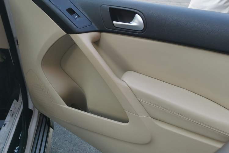 Used Volkswagen Tiguan L 2015 1.8TSI Automatic Two-Wheel Drive Trend Edition
