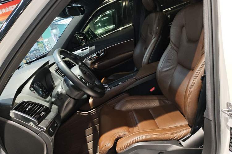 Used Volvo XC90 2021 B6 Luxury Smart Edition 7-Seater Left Front Seat