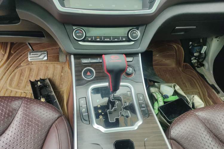 Used Land X7 2015 2.0T Panoramic Prestige Edition
