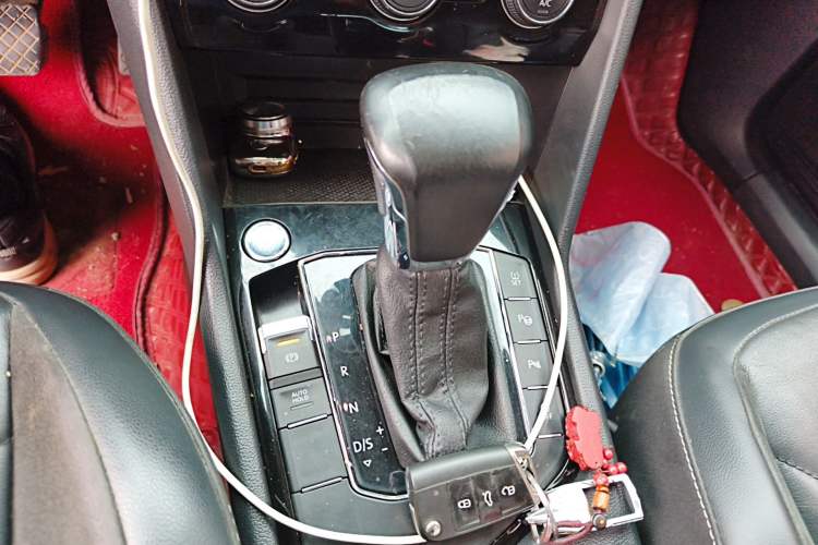 Used Volkswagen Tiguan L 2019 Revised 330TSI Automatic Two-Wheel Drive Smart & Luxury Edition China VI Standard Gear Lever