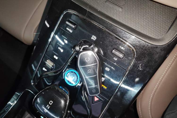 Used BYD Han 2024 DM-i Glory Edition 121KM Elite Model
