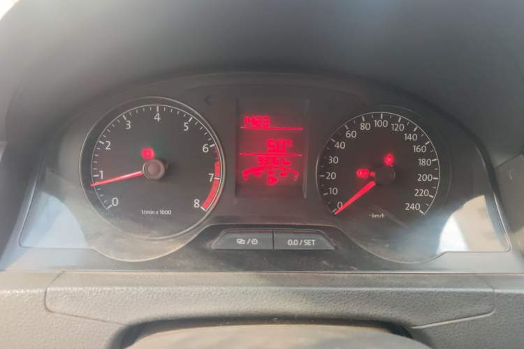 Used Volkswagen Santana 2013 1.6L Manual Fashion Edition
