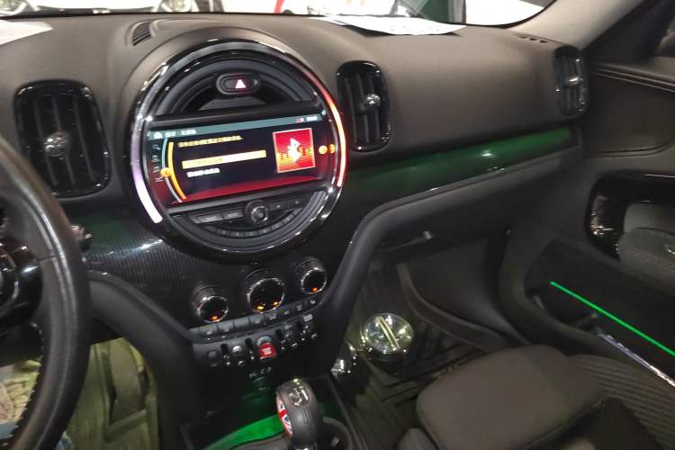 Used MINI Countryman 2017 1.5T COOPER ALL4 Audio And AC Panel