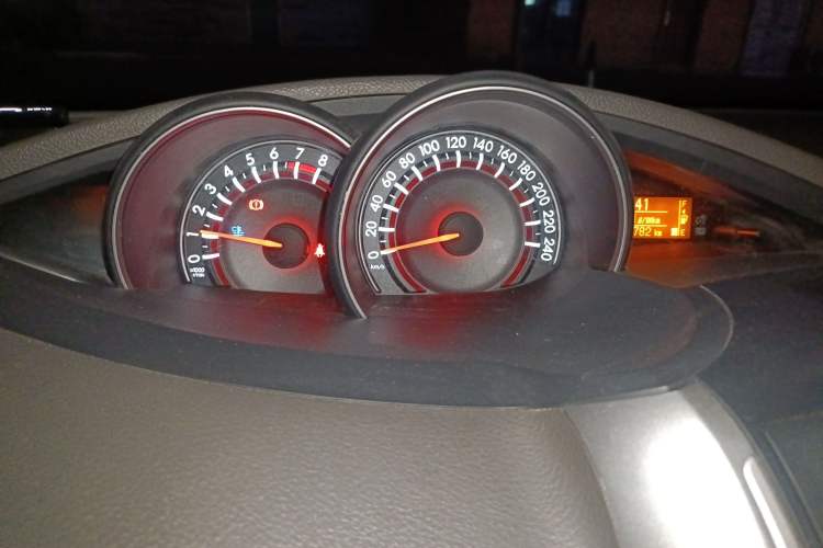 Used Toyota Verso 2014 Starlight 180E CVT Elite Edition
