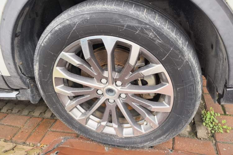 Used Haval H6 2019 Blue Label 1.5 GDIT Automatic Luxury Smart Connectivity Edition Right Front Wheel Hub