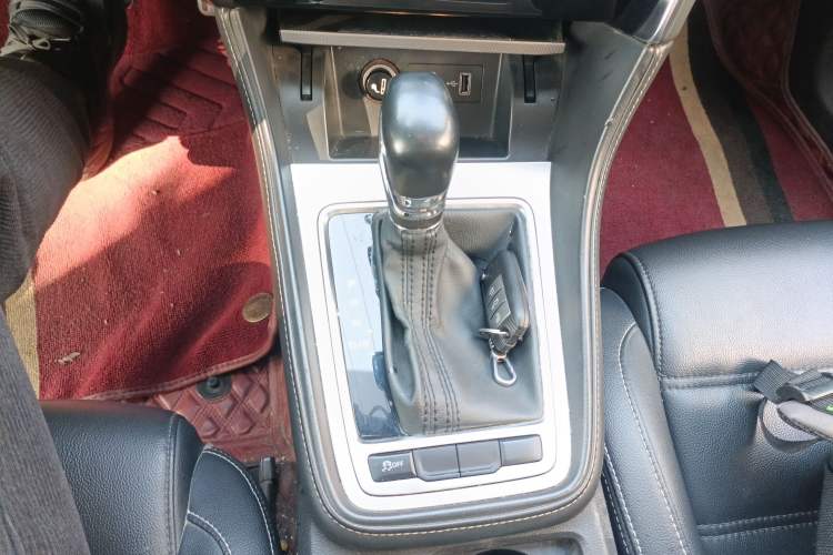 Used MG 6 2017 20T Automatic Luxury Smart Connect Version China V Standard Gear Lever