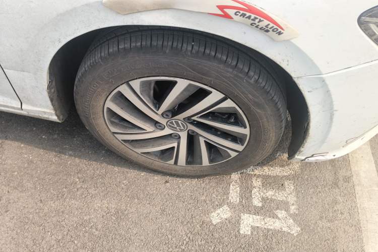 Used Volkswagen Lavida 2023 Revised Version 1.5L Automatic Starry Sky Edition – 5 Million Units Right Front Wheel Hub