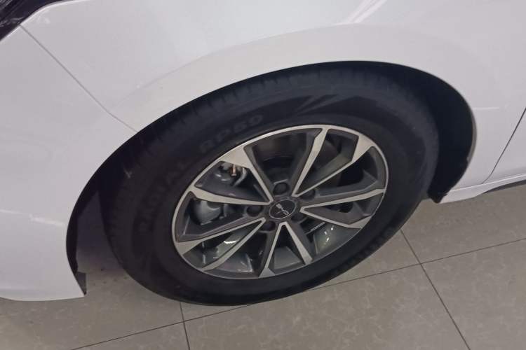 Used BYD Destroyer 05 2023 Champion Edition DM-i 55KM Luxury Model Left Front Wheel Hub