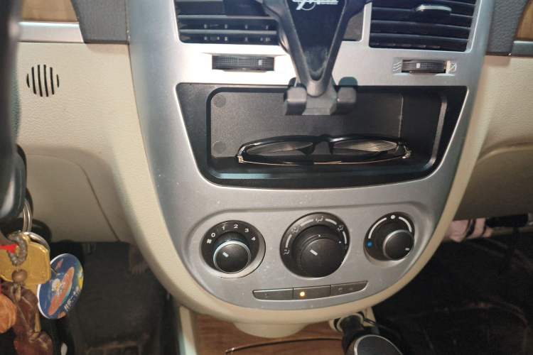 Used Buick Excelle 2015 1.5L Automatic Classic Model Audio And AC Panel