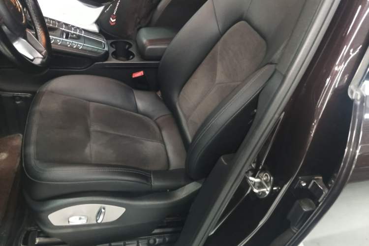 Used Porsche Macan 2017 Macan 2.0T Left Front Seat