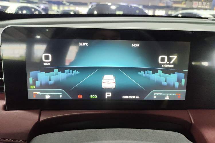 Used JETOUR X70 PLUS 2023 1.5T DCT Brave PLUS 7-Seater
