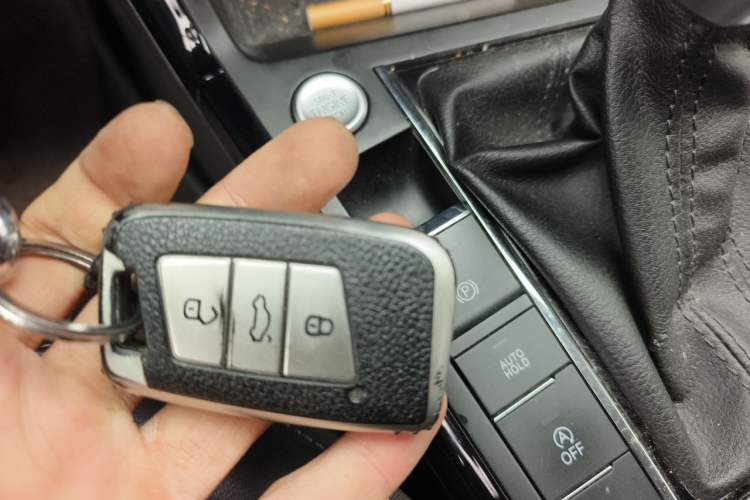 Used Volkswagen Passat 2019 280TSI Business Edition China VI Vehicle Key