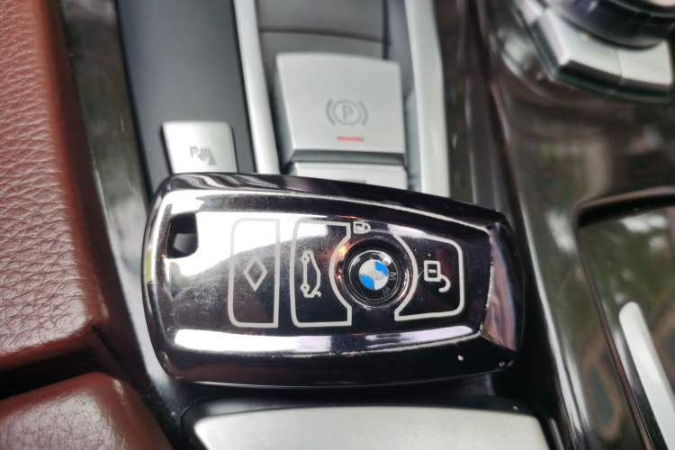 Used BMW 5 Series 2015 535Li Leading Model Vehicle Key