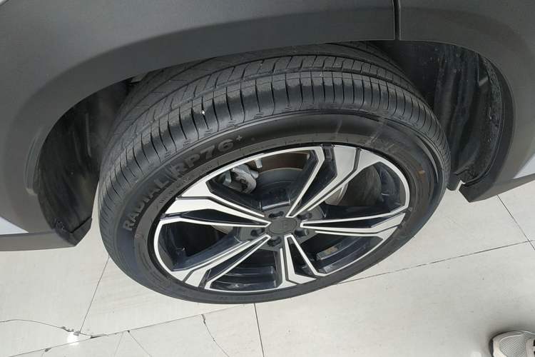 Used Geely Galaxy L7 2025 EM-i 115km Exploration+ Edition Right Rear Wheel Hub