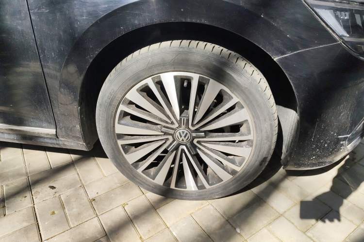 Used Volkswagen Passat 2020 330TSI Luxury Edition China VI
