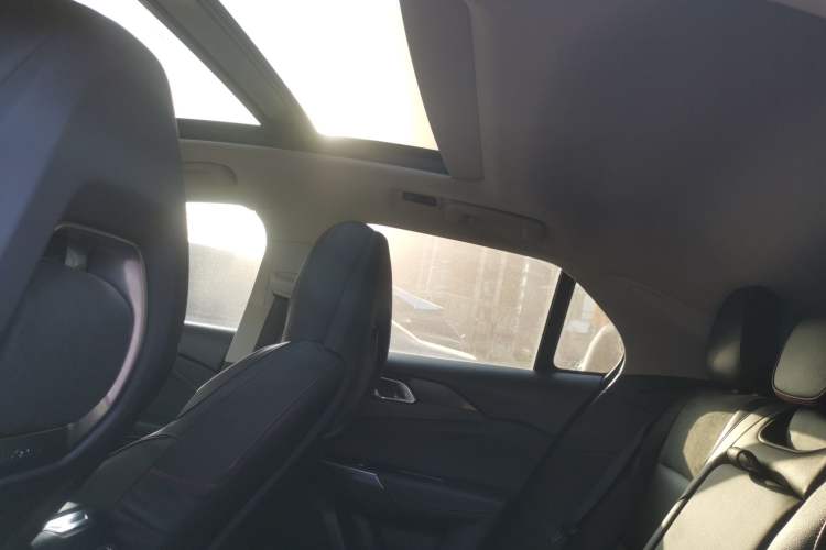 Used Lynk & Co 02 2018 1.5T DCT Two-Wheel Drive Zhaopu Version China V Standard Headliner