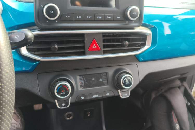 Used BAIC New Energy EC3 2019 Dynamic Edition Audio And AC Panel