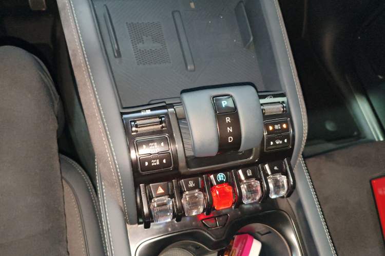 Used Formula Leopard 5 2023 Cloud Ride Flagship Edition
