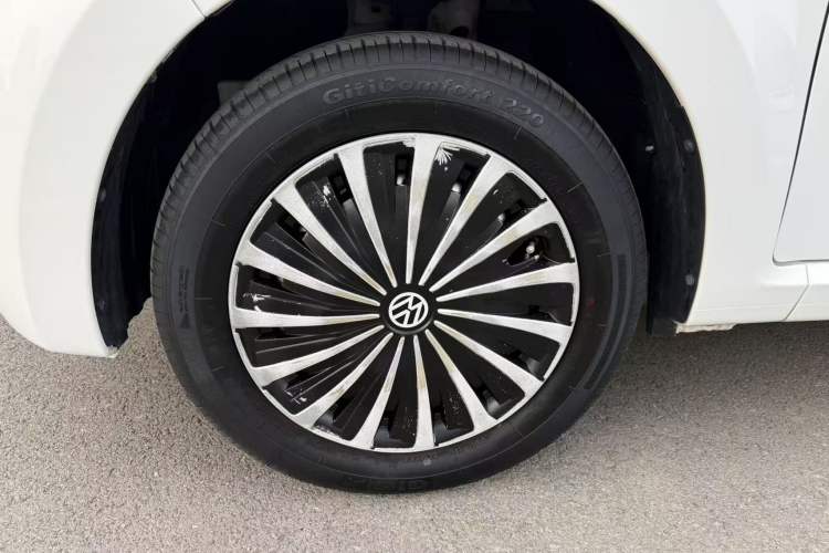 Used SOL E10X 2021 150 km Ambitious Trim Right Rear Wheel Hub