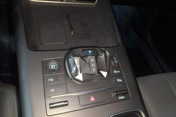 Used BYD Song Pro New Energy 2025 Second-Generation Intelligent Driving Version DM-i 115KM Excellence Edition Gear Lever