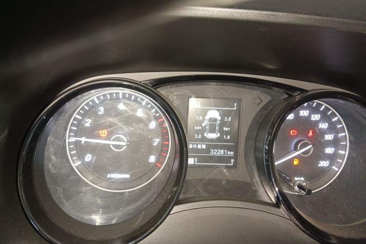 Used Wuling Hongguang PLUS 2020 1.5T Manual Commercial Vehicle 7 Seats Instrument Cluster