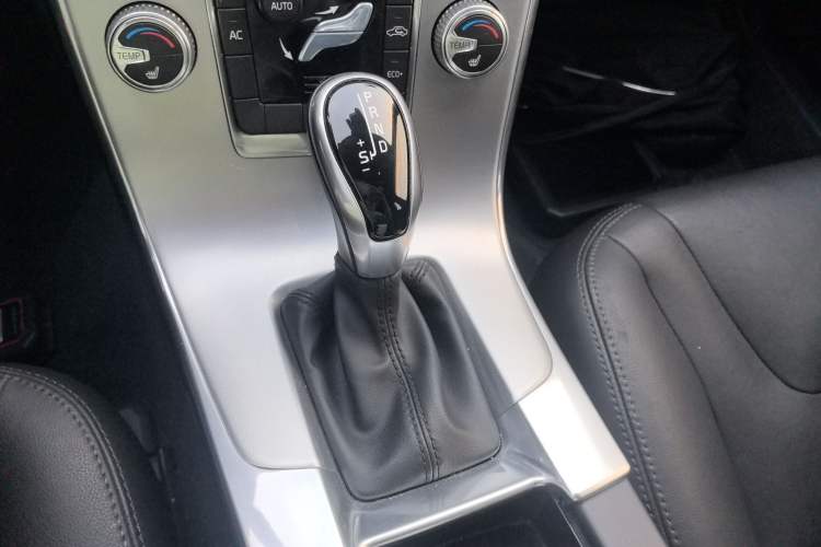 Used Volvo V60 2017 T5 Zhiyi Edition China V Standard
