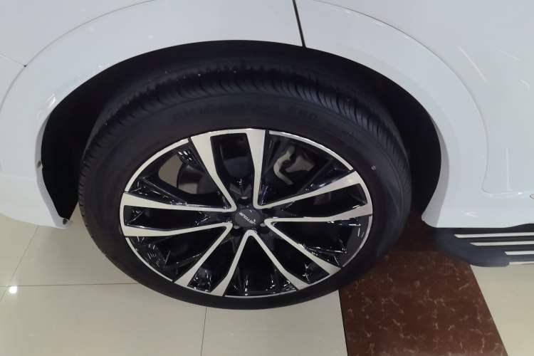 Used JETOUR X70 PLUS 2021 1.6T DCT Pro 7-seater
