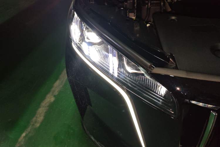 Used Hongqi HS6 PHEV 2026 240 Smart Hybrid Version Right Front Headlight