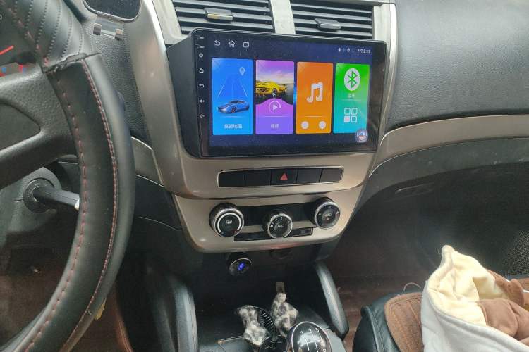 Used Geely Auto GX7 2014 1.8L Manual Value Edition Audio And AC Panel