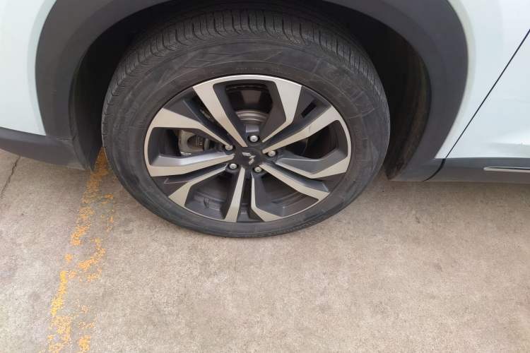 Used Wuling Asta 2022 2.0L DHT Electric-Speed Version
